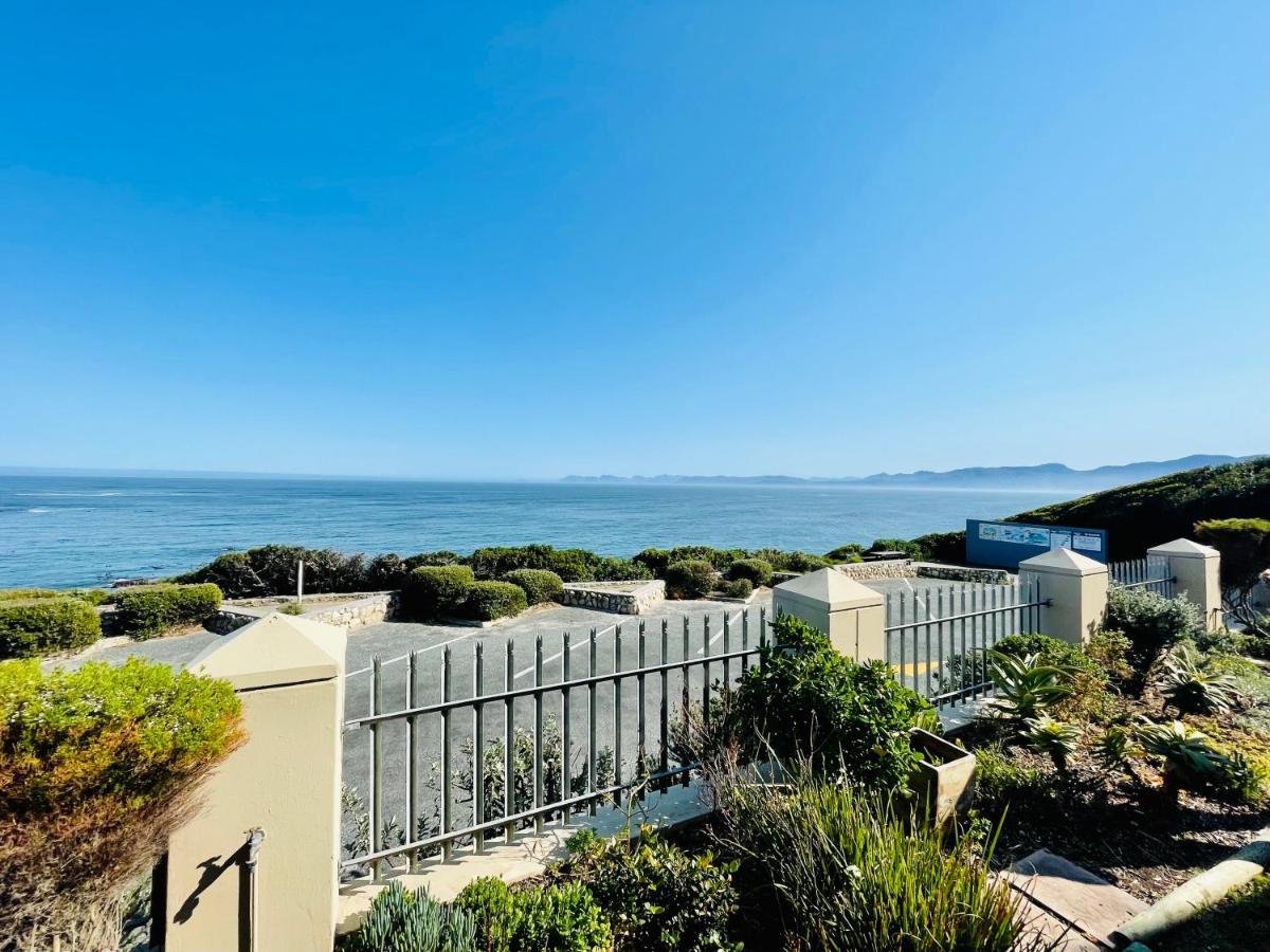 The View At Whale Cove De Kelders Exterior foto