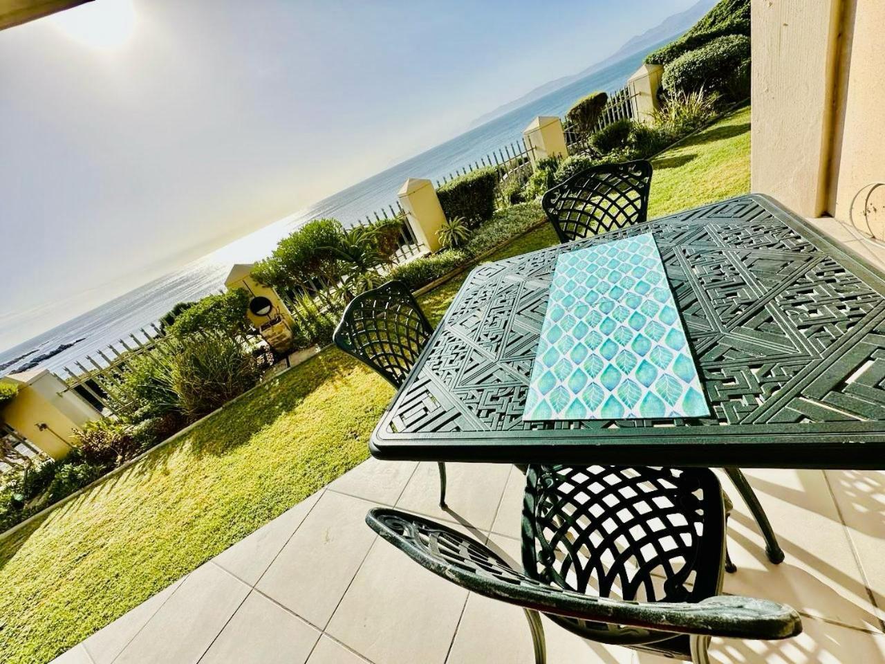 The View At Whale Cove De Kelders Exterior foto